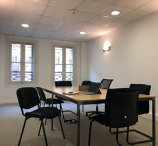 Bureau privé 36 m² 6 postes Coworking Rue de la République Marseille 13001 - photo 2